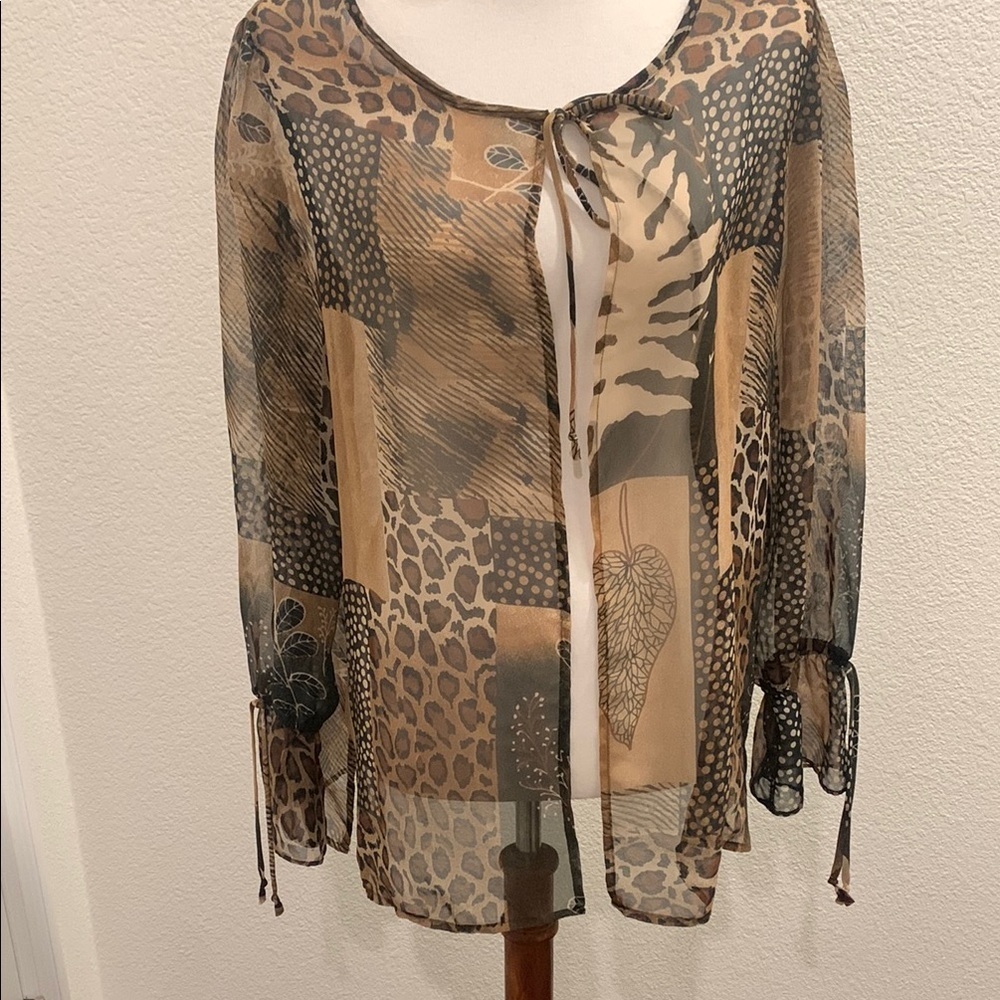 Brown Tie Front Bell Sleeve Blouse/Kokmno